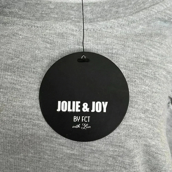 JOLIE & JOY Plus Size Destructed Sweatshirt - Picture 12 of 16